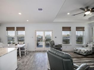 1169 Sailfish St, Hitchcock, TX 77563
