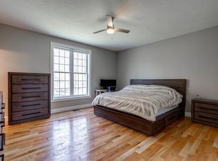 14 N Main St, Upton, MA 01568