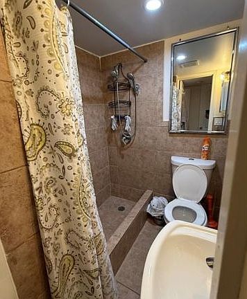 5th image of 8709 Seaview Ave