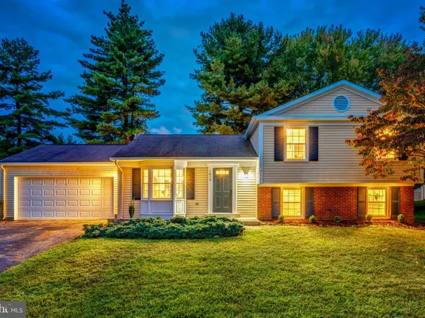 1610 Sadlers Wells Ct, Herndon, VA 20170