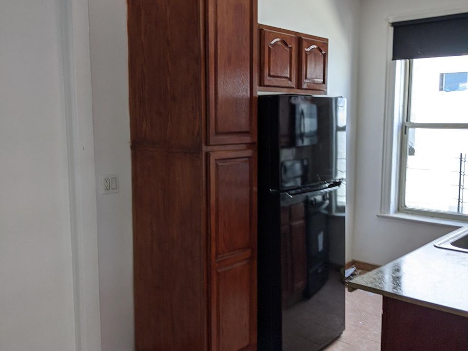 1st image of 1871 W 5th St APT 1