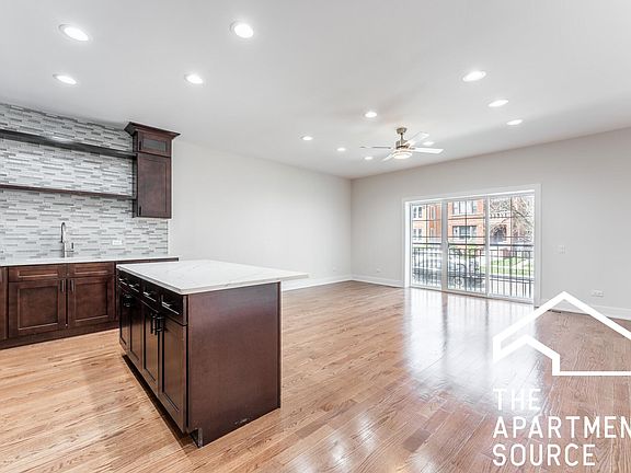 5th image of 3329 N Avers Ave