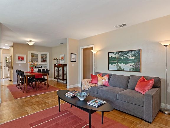 4th image of 800 Swanston Dr