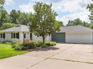 308 Wayside Rd W, Hopkins, MN 55343