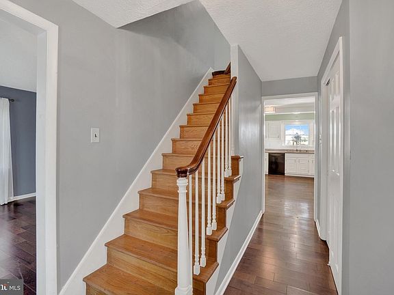 3rd image of 1841 Radnor Rd