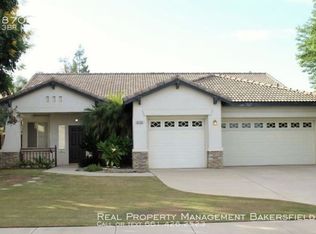 8706 Sandpines Dr, Bakersfield, CA 93312