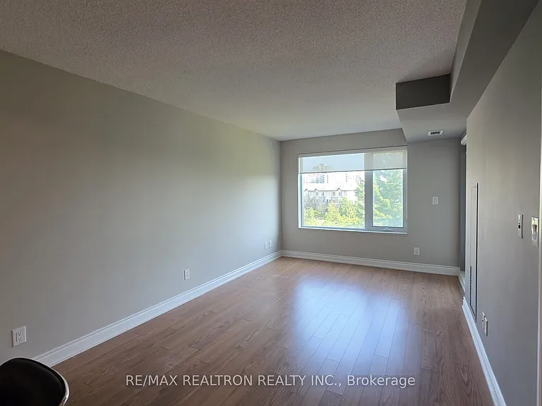 273 S Park Rd #501 — Photo 30