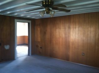 31 N Sycamore St, Redkey, IN 47373