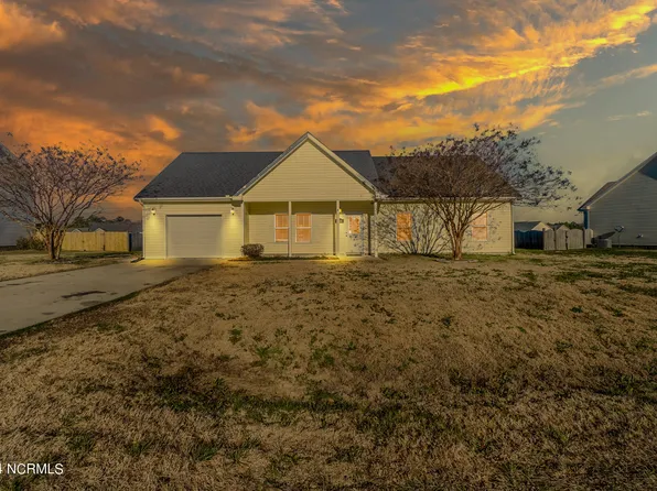 211 Laurel Woods Way, Currituck, NC 27929