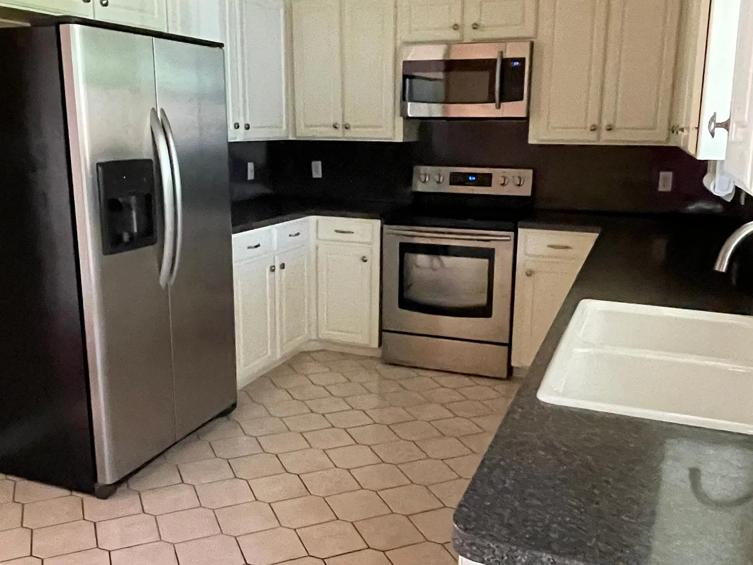 4002 Thomas St — Photo 4