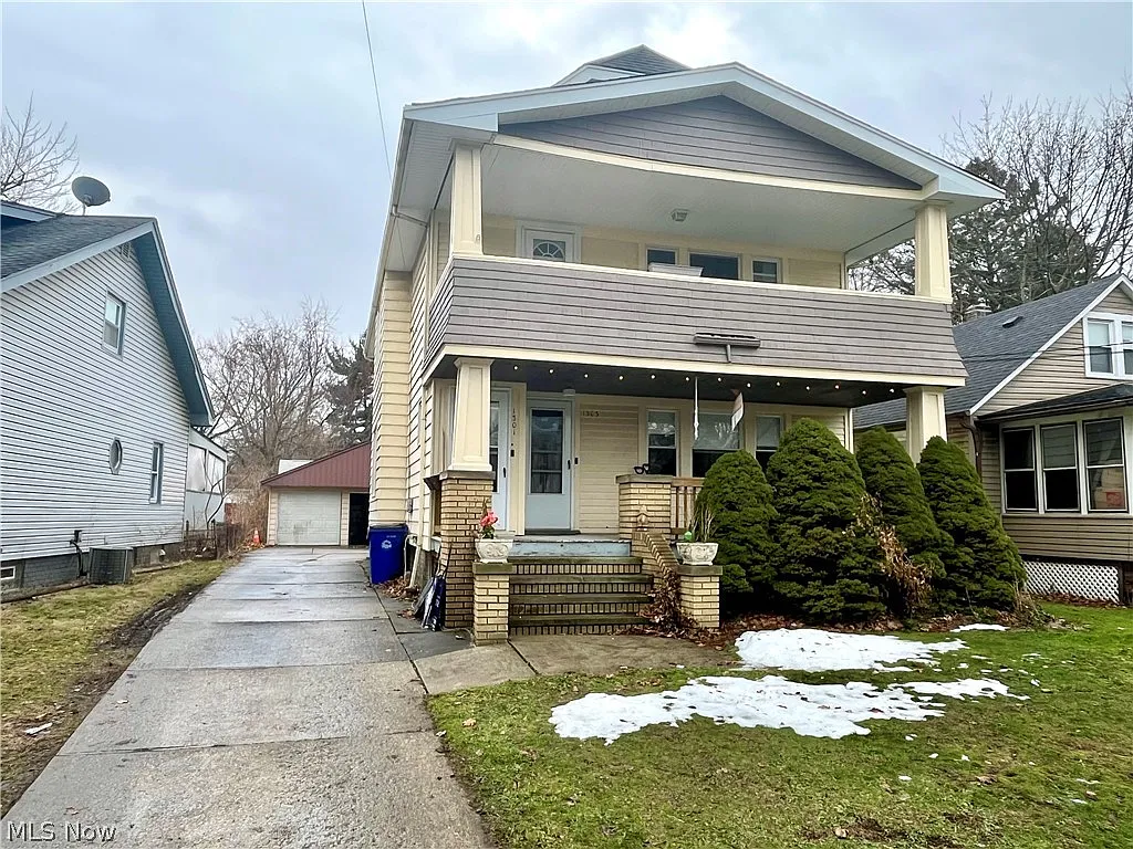 1301 Spring Rd photo 1