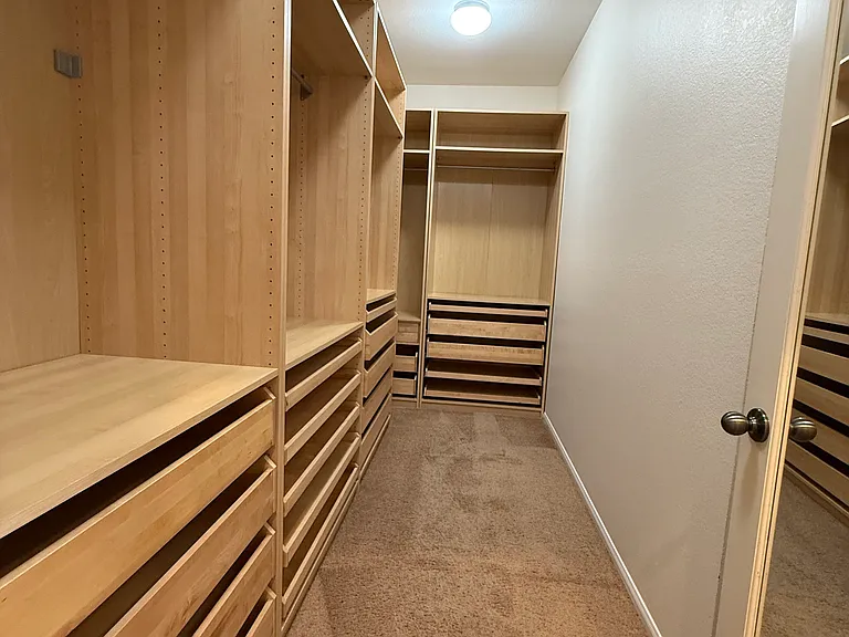 556 Rocking Horse Dr — Photo 16