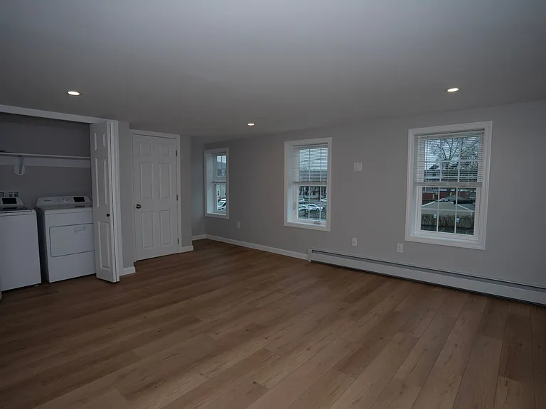 29 Pleasant Street — Photo 4