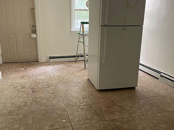 3rd image of 1044 Elder Ave APT 1