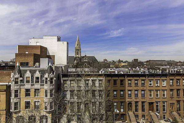 Rented by Nooklyn NYC LLC | media 50