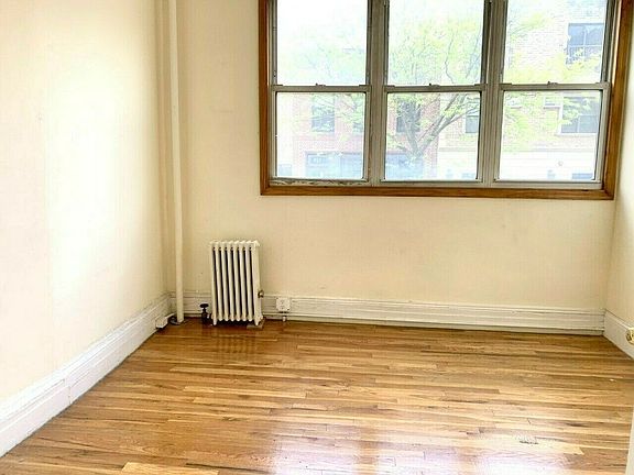 5th image of 609 Lorimer St Floor 2