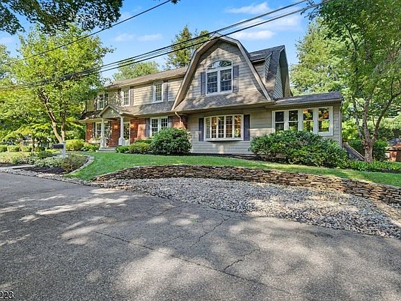 2nd image of 1 Warwick Rd