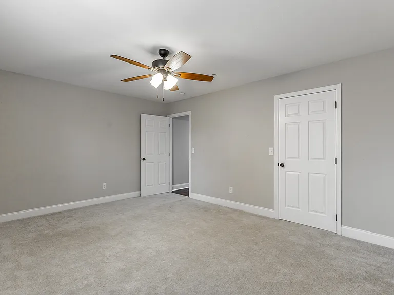 1109 Maple Tree Ln #1109 — Photo 22