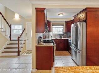 33 Apple Dr, Spring Lake, NJ 07762