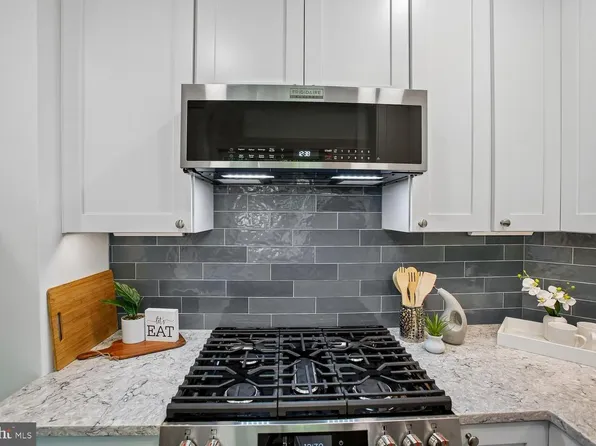 1617 Fitzgerald Ln, Alexandria, VA 22302