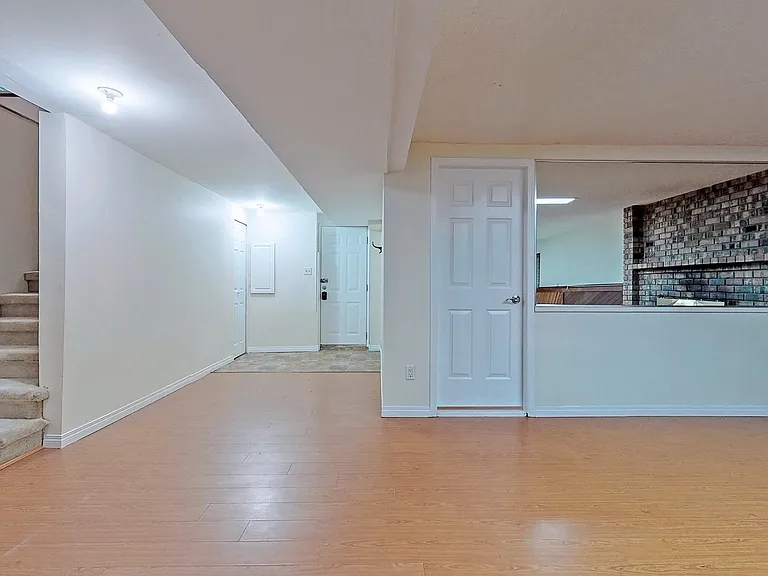 768 Como Lake Ave — Photo 5
