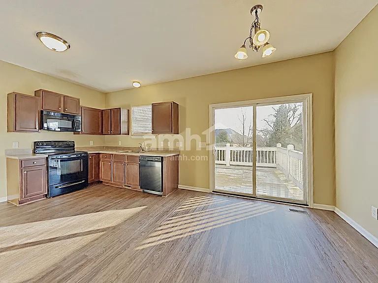 103 Porter Ct — Photo 5