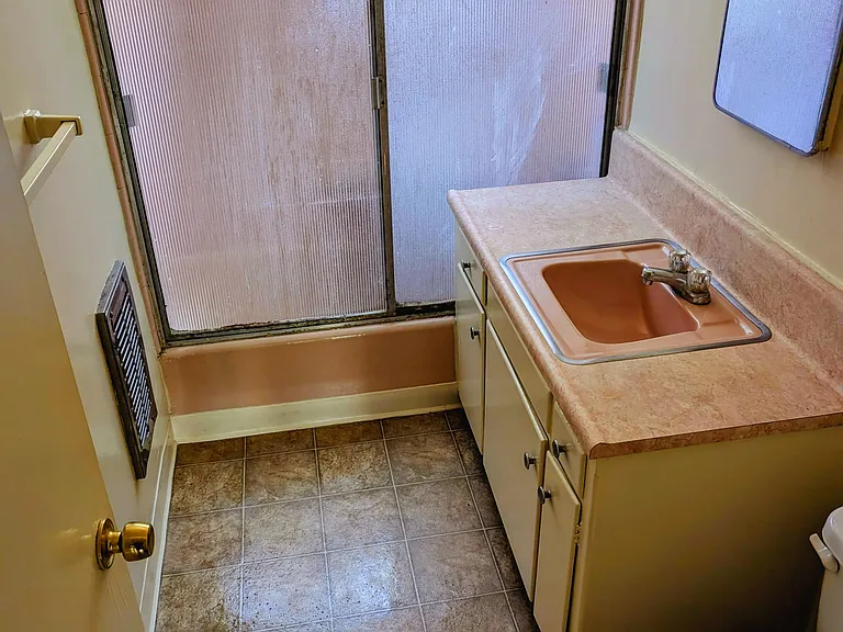 10524 Palms Blvd — Photo 8