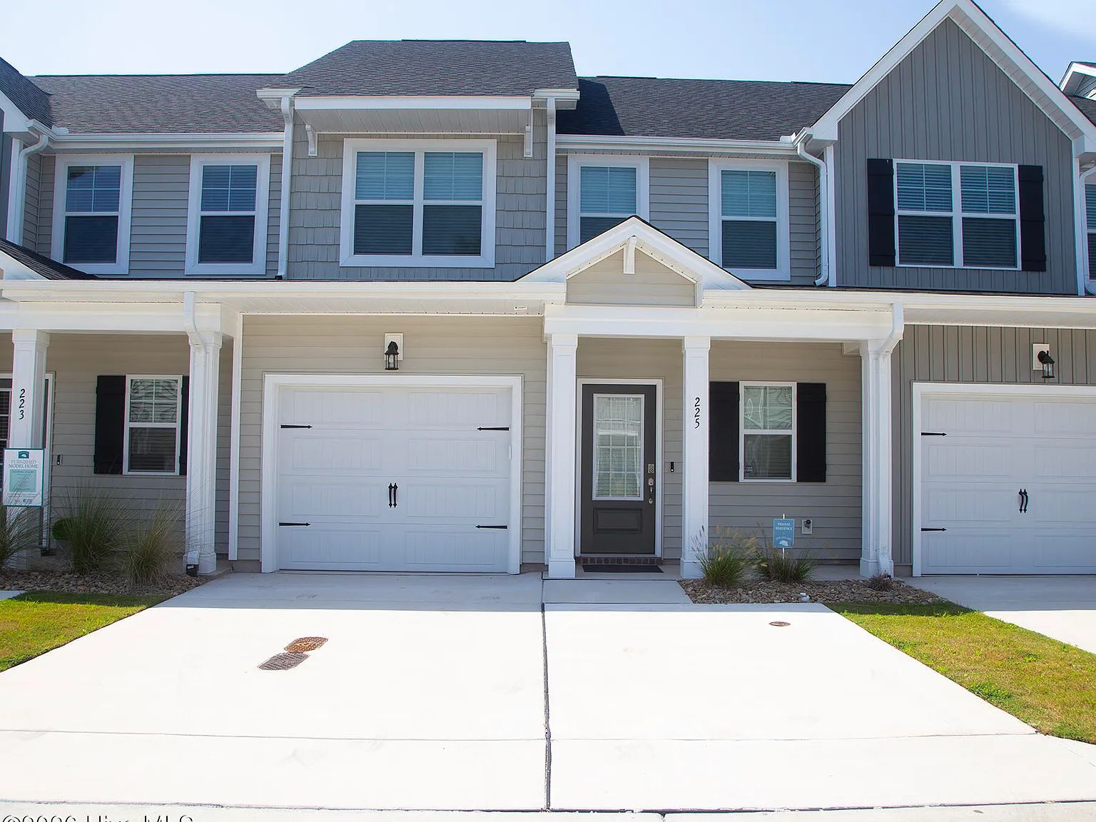 3 bed, 2.5 bath, 1984 sqft, $2,650 — Photo 1