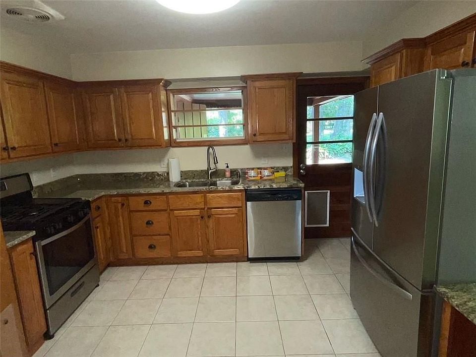 2nd image of 4 Springhill Trce