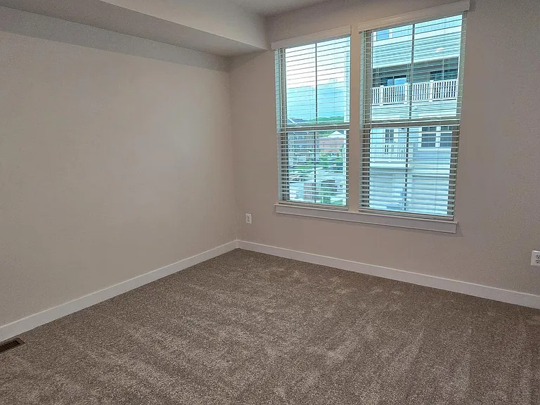 2542A Verona Pl — Photo 23