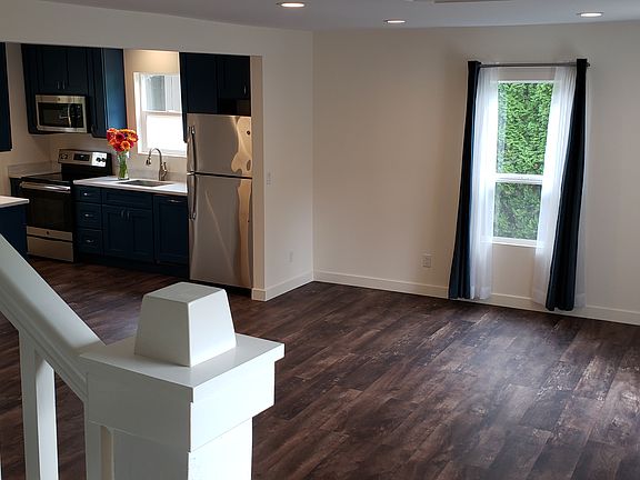 5th image of 612 14th Ave SE