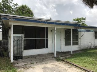 250 6th Ct SW, Vero Beach, FL 32962