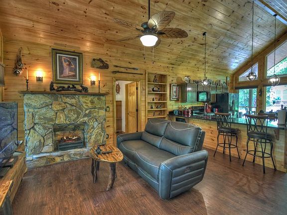 4th image of 233 Nantahala Dr