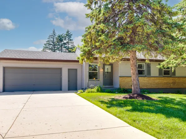 2520 N McAree Rd, Waukegan, IL 60087