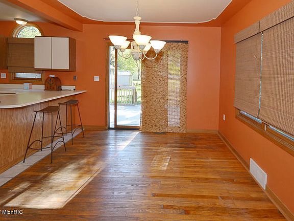 4th image of 1304 Homecrest Ave