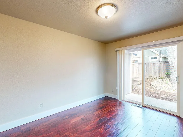 2135 Pebblewood Ct — Photo 17