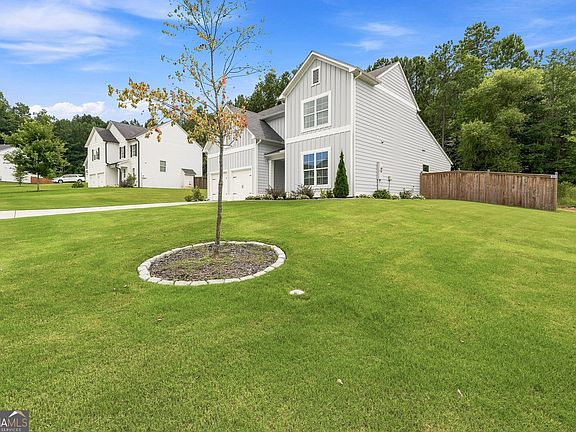 3rd image of 255 Creekstone Dr