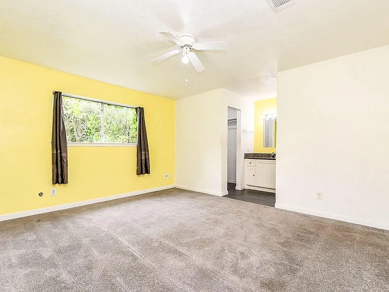9037 Crestview Dr — Photo 10