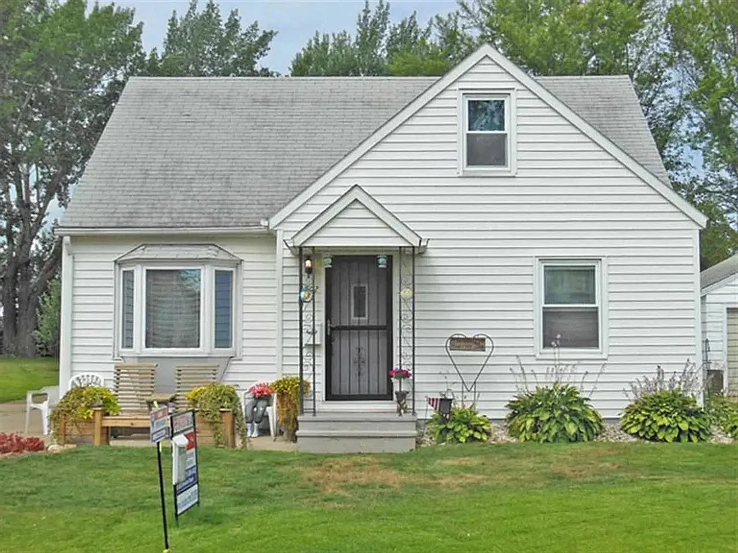  Marshfield  — Photo 2