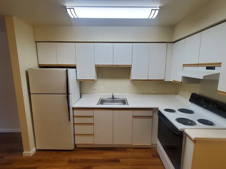 Lee Court Apartments — Photo 7