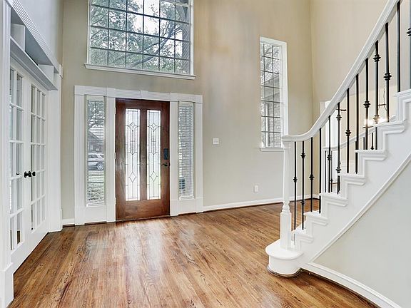 4th image of 2038 Plantation Bend Dr