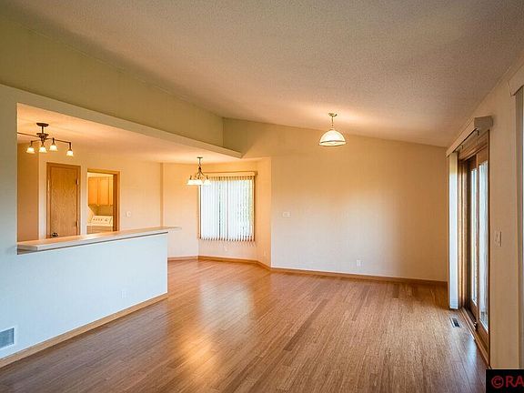 3rd image of 202 Prairie Ln
