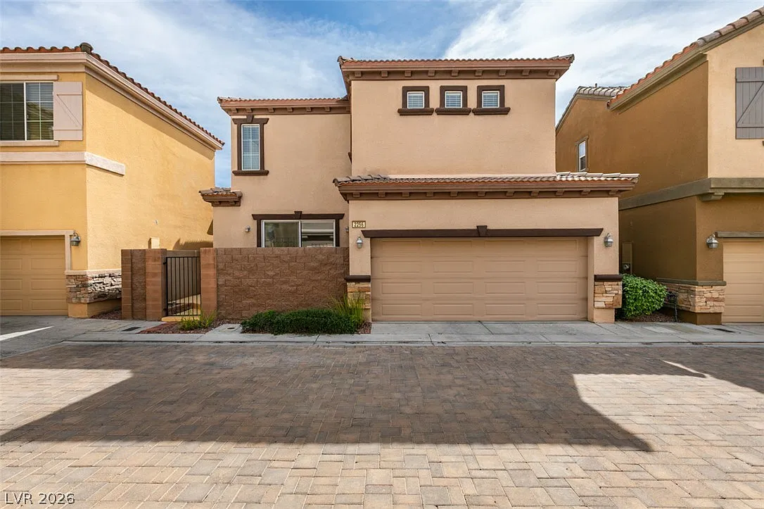 3 bed, 2.5 bath, 1610 sqft, $4,200 — Photo 1