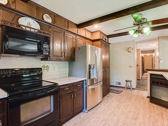 4th image of 10208 10th Avenue Cir
