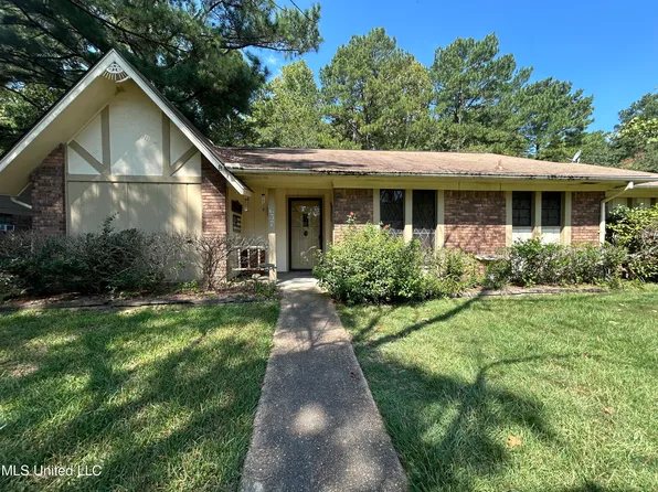 637 Cedar Springs Dr, Jackson, MS 39212