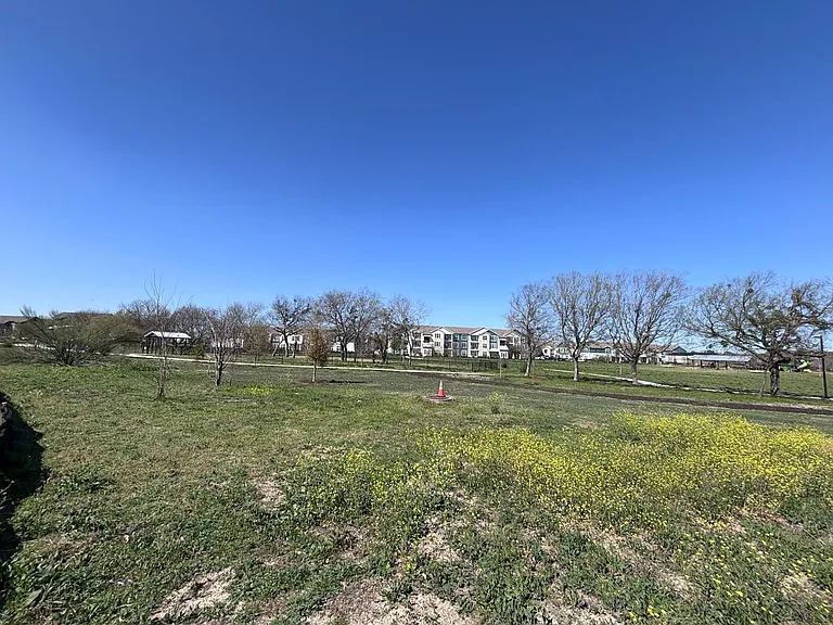 1405 Berlin Ln — Photo 24
