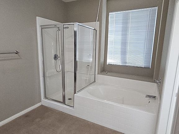 5th image of 42283 Hideaway St