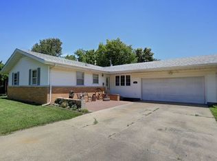 1606 Jeanne St, Champaign, IL 61821