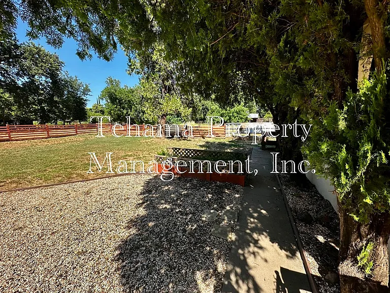 13650 Saint Marys Ave — Photo 17