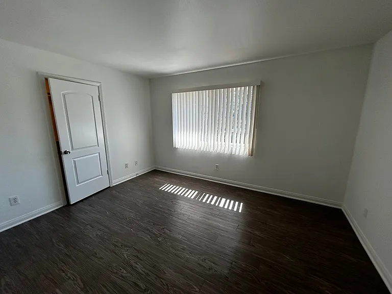 14359 Haynes St — Photo 15